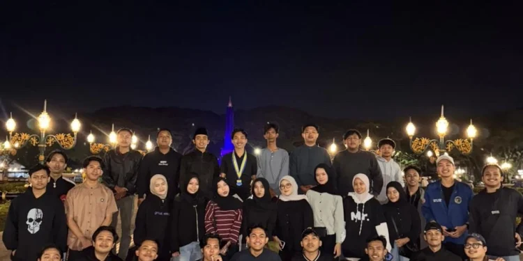 PMII Komisariat Unisma Gelar Sahur On The Road di Kota Malang